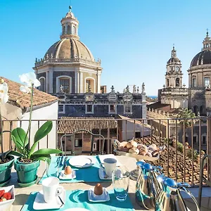 penthouse-duomo-catania.catania-hotels.net/